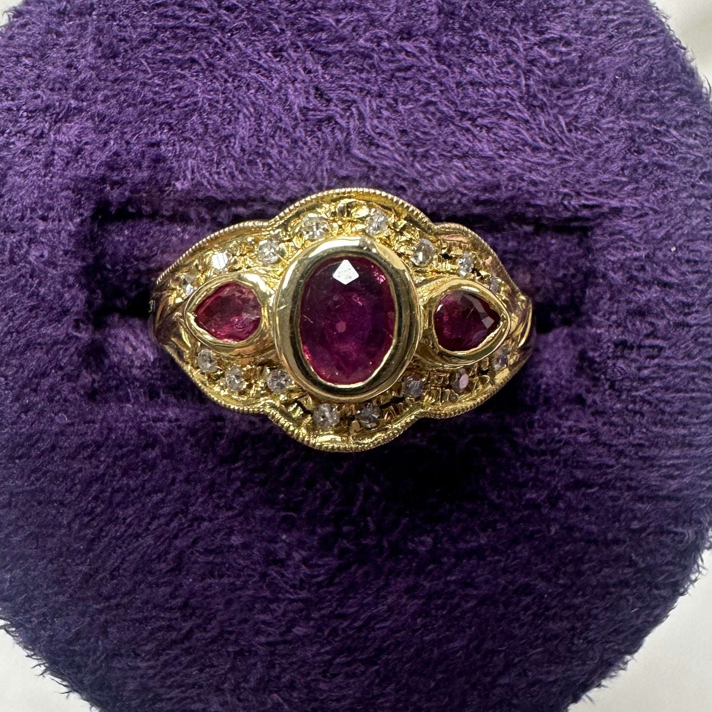 18ct Ruby & Diamond ring