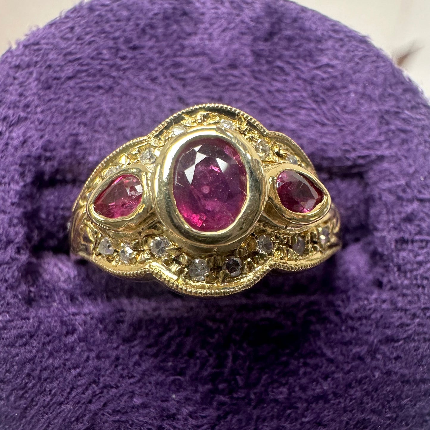 18ct Ruby & Diamond ring