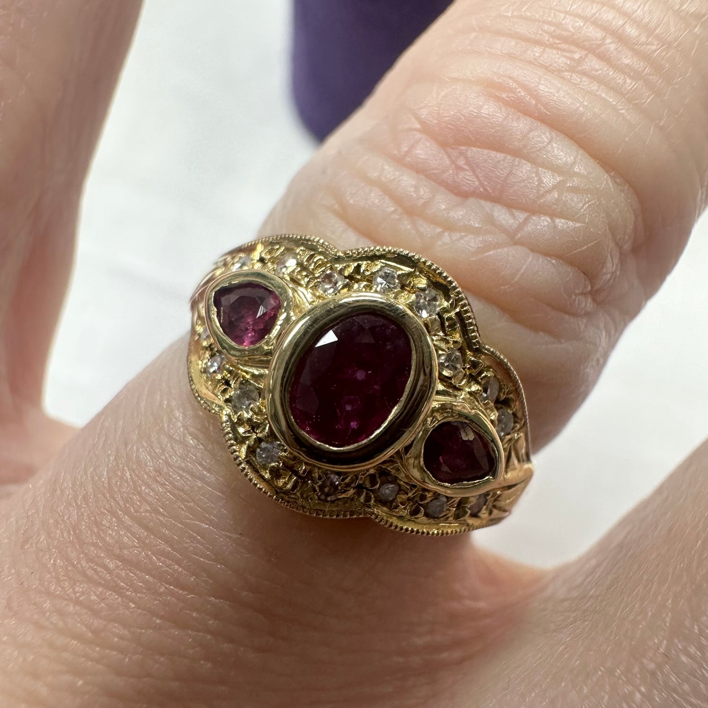 18ct Ruby & Diamond ring