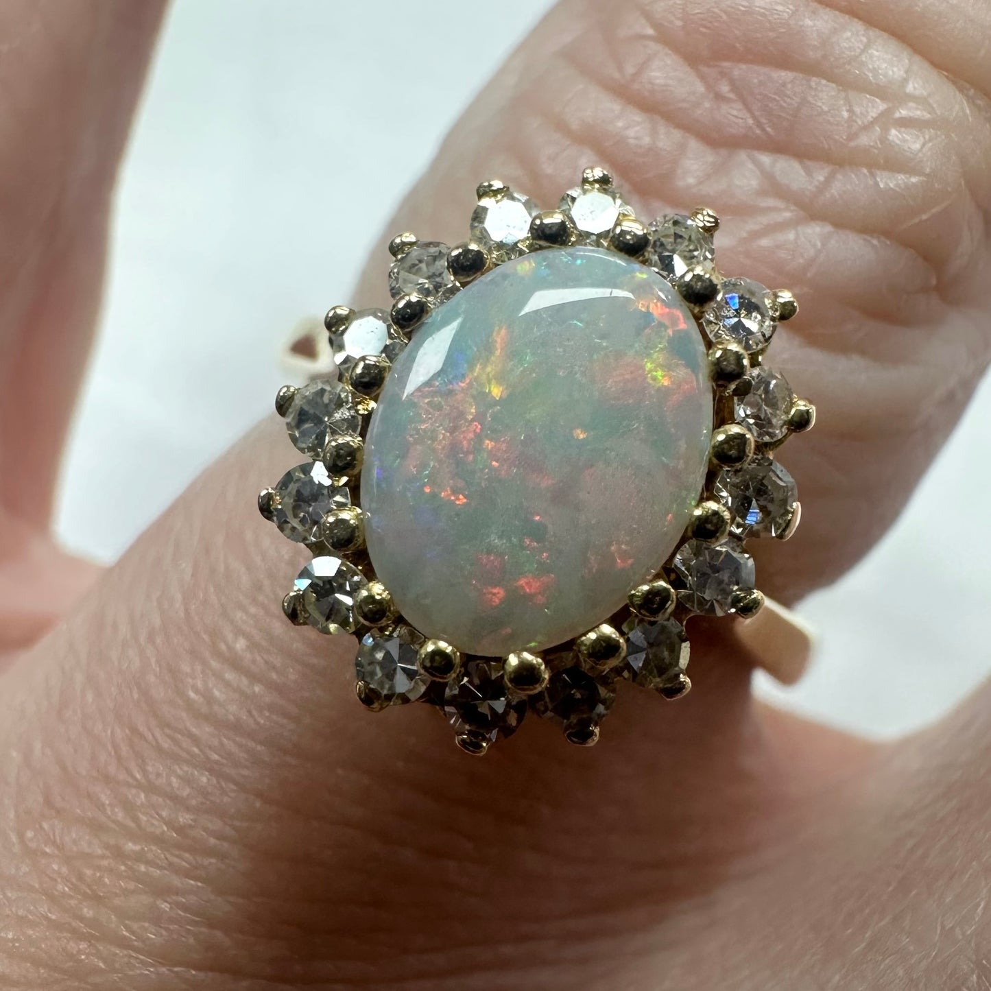 18ct Opal & Diamond Ring